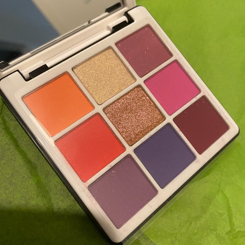 *New, no box* ABH Mini Norvina vol. 1